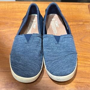 TOMS Blue / Navy Casual Slip-Ons